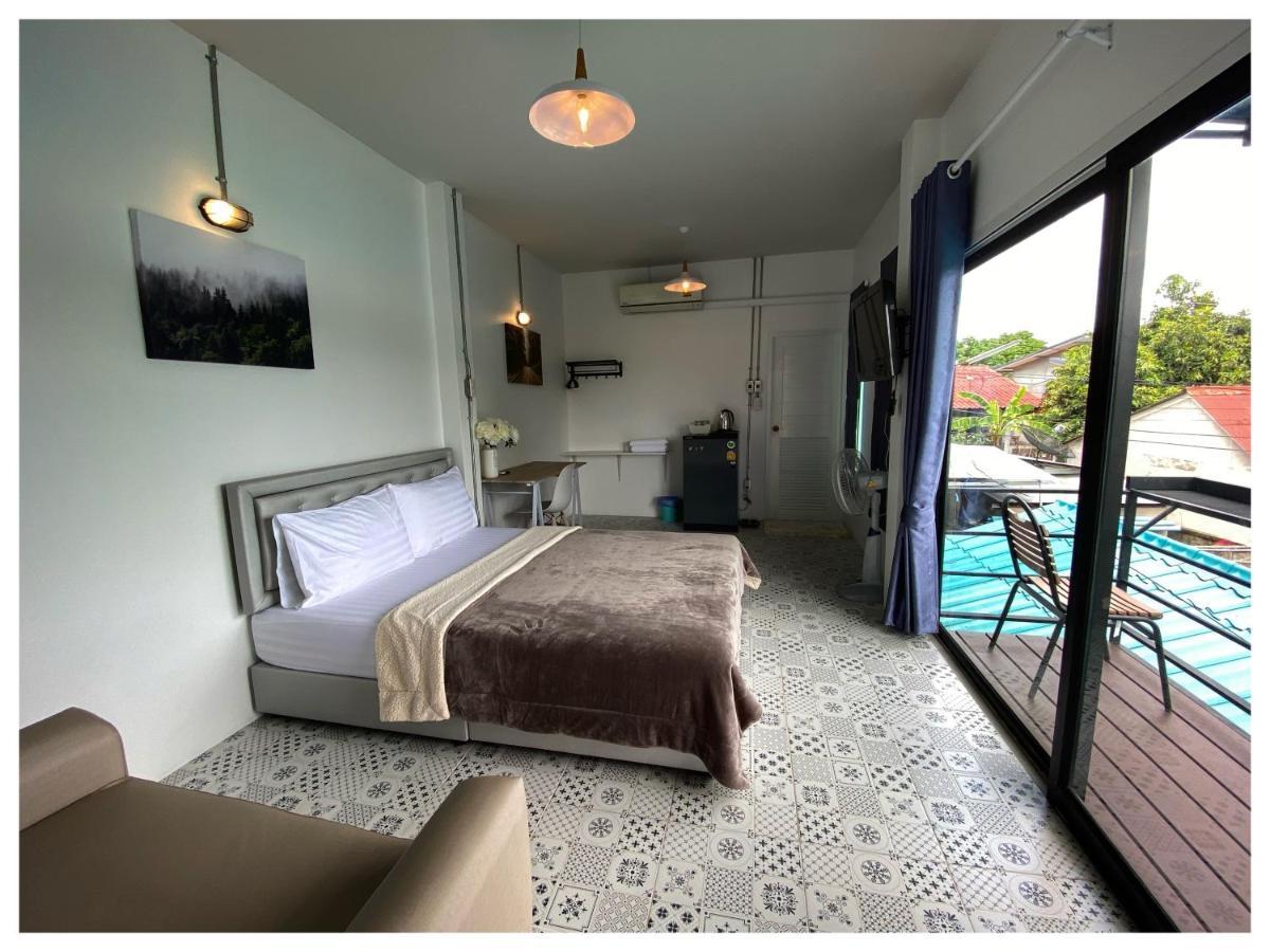 The One House Hotel Nan Bagian luar foto