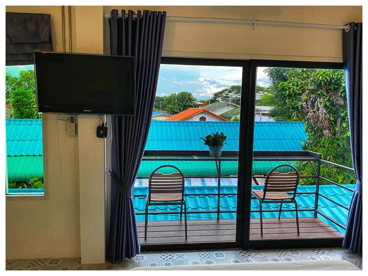 The One House Hotel Nan Bagian luar foto