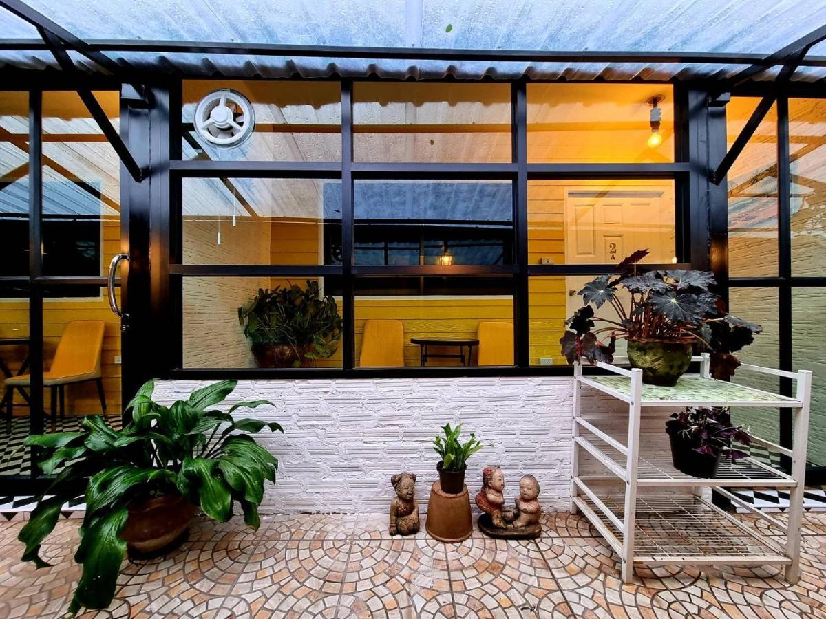 The One House Hotel Nan Bagian luar foto