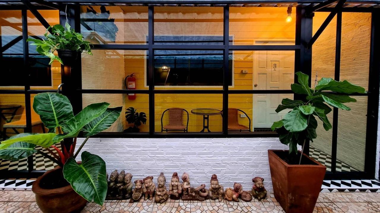 The One House Hotel Nan Bagian luar foto