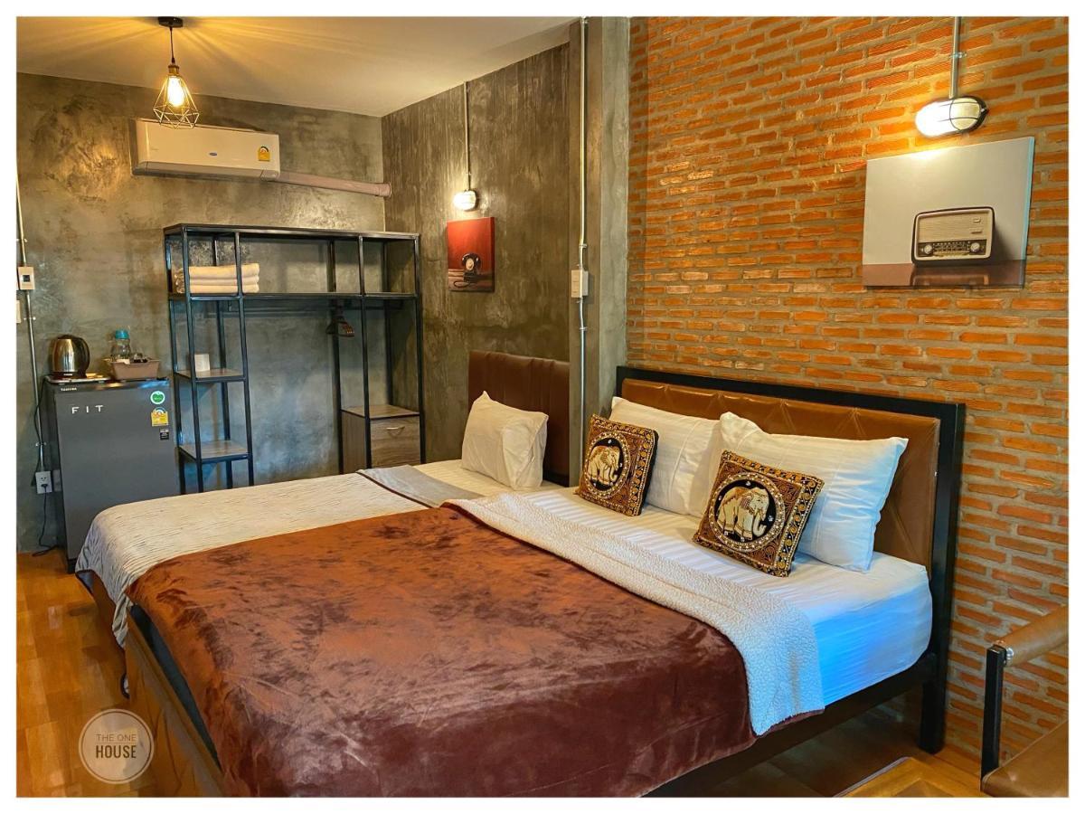 The One House Hotel Nan Bagian luar foto