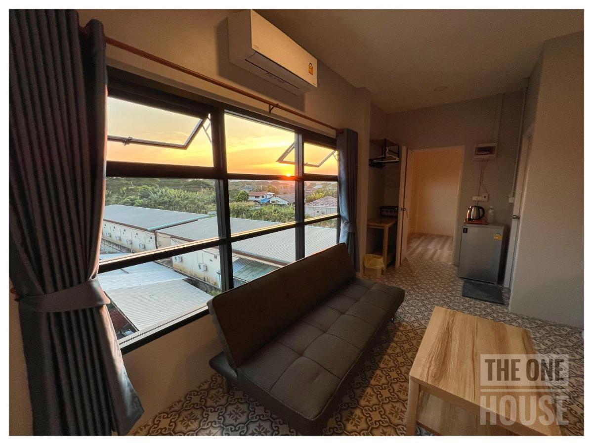 The One House Hotel Nan Bagian luar foto