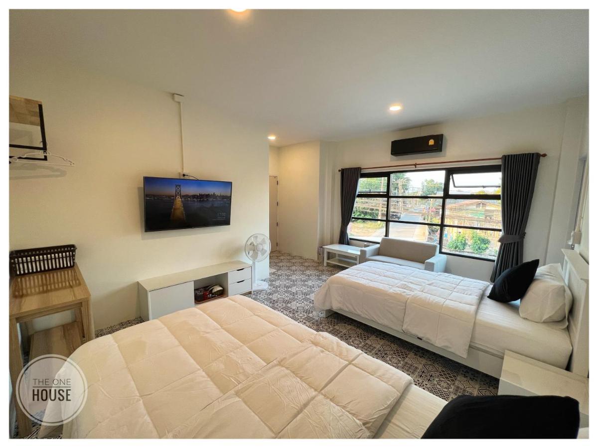 The One House Hotel Nan Bagian luar foto