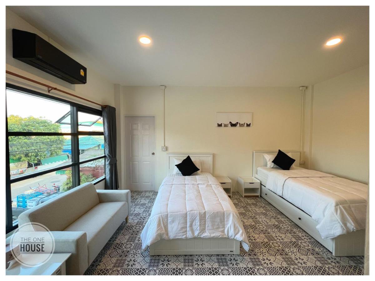 The One House Hotel Nan Bagian luar foto