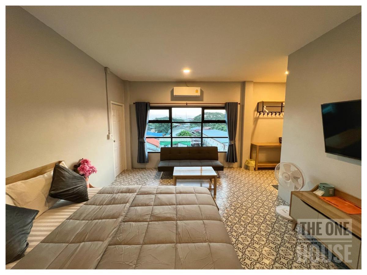 The One House Hotel Nan Bagian luar foto