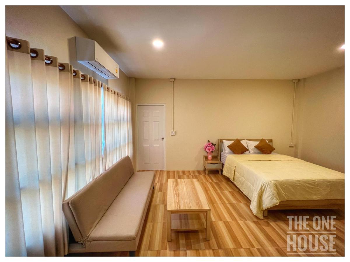The One House Hotel Nan Bagian luar foto