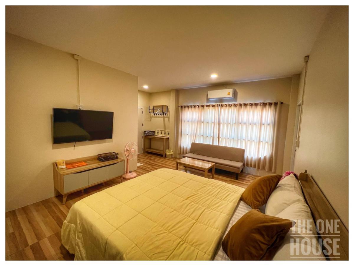 The One House Hotel Nan Bagian luar foto