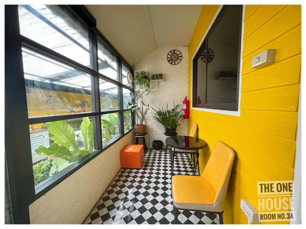 The One House Hotel Nan Bagian luar foto