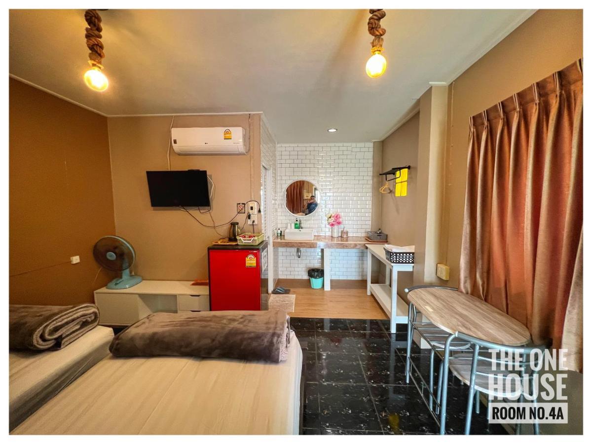 The One House Hotel Nan Bagian luar foto