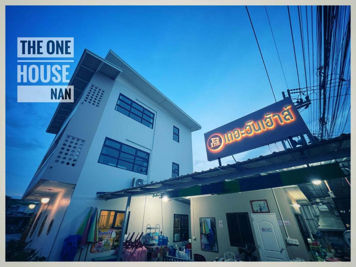 The One House Hotel Nan Bagian luar foto