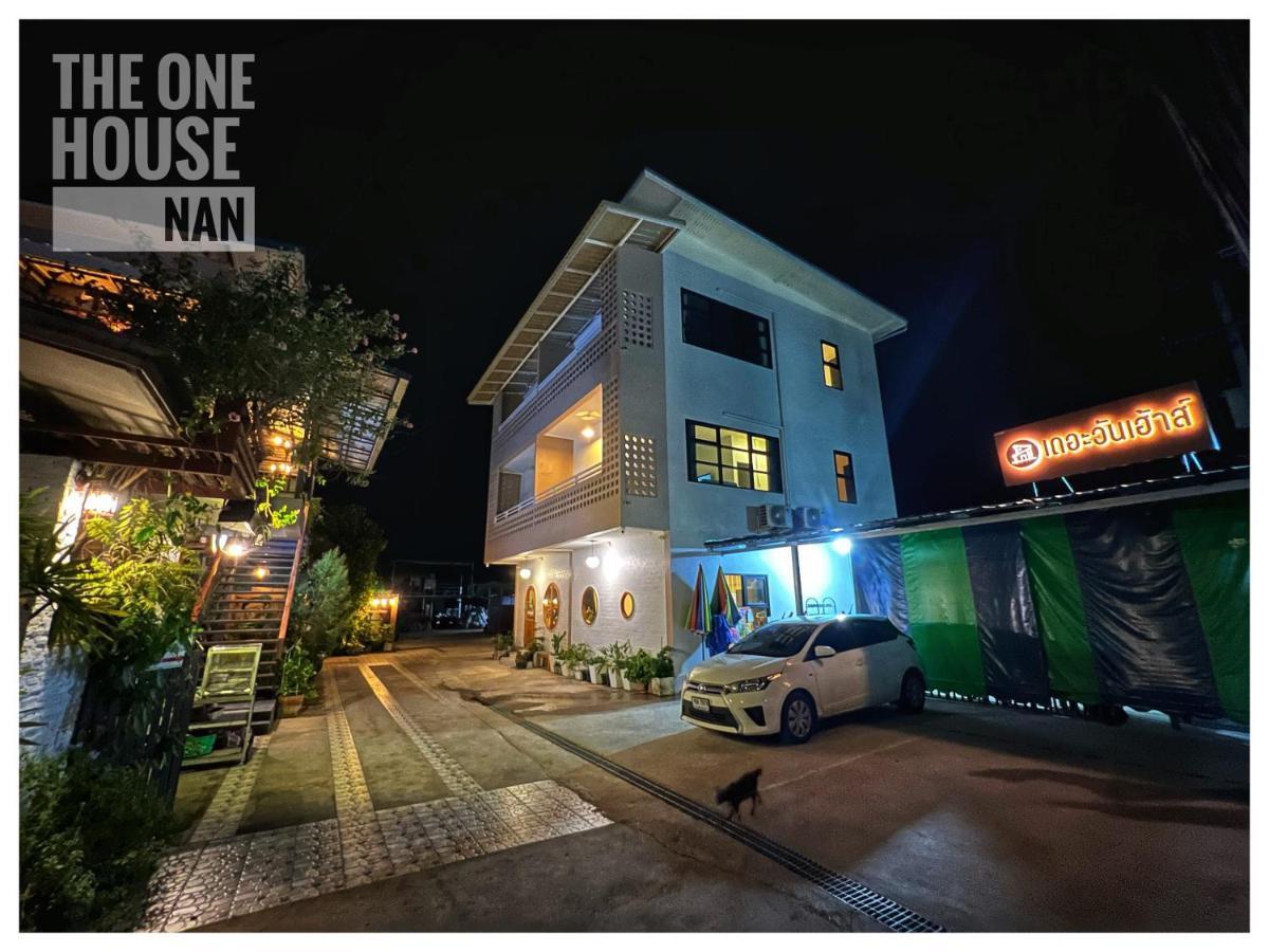 The One House Hotel Nan Bagian luar foto